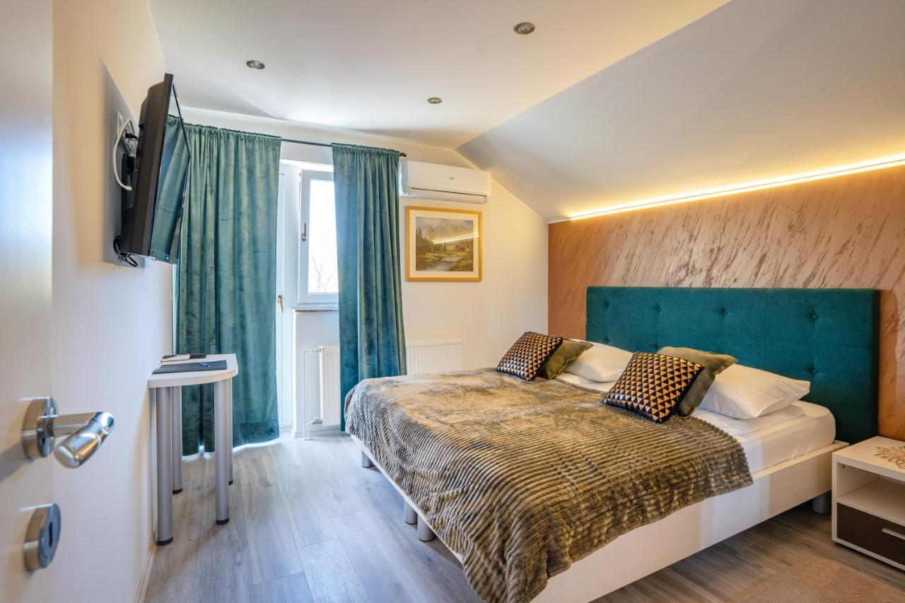 Deluxe Apartments Franjkovic Селиште-Дрежничко Экстерьер фото