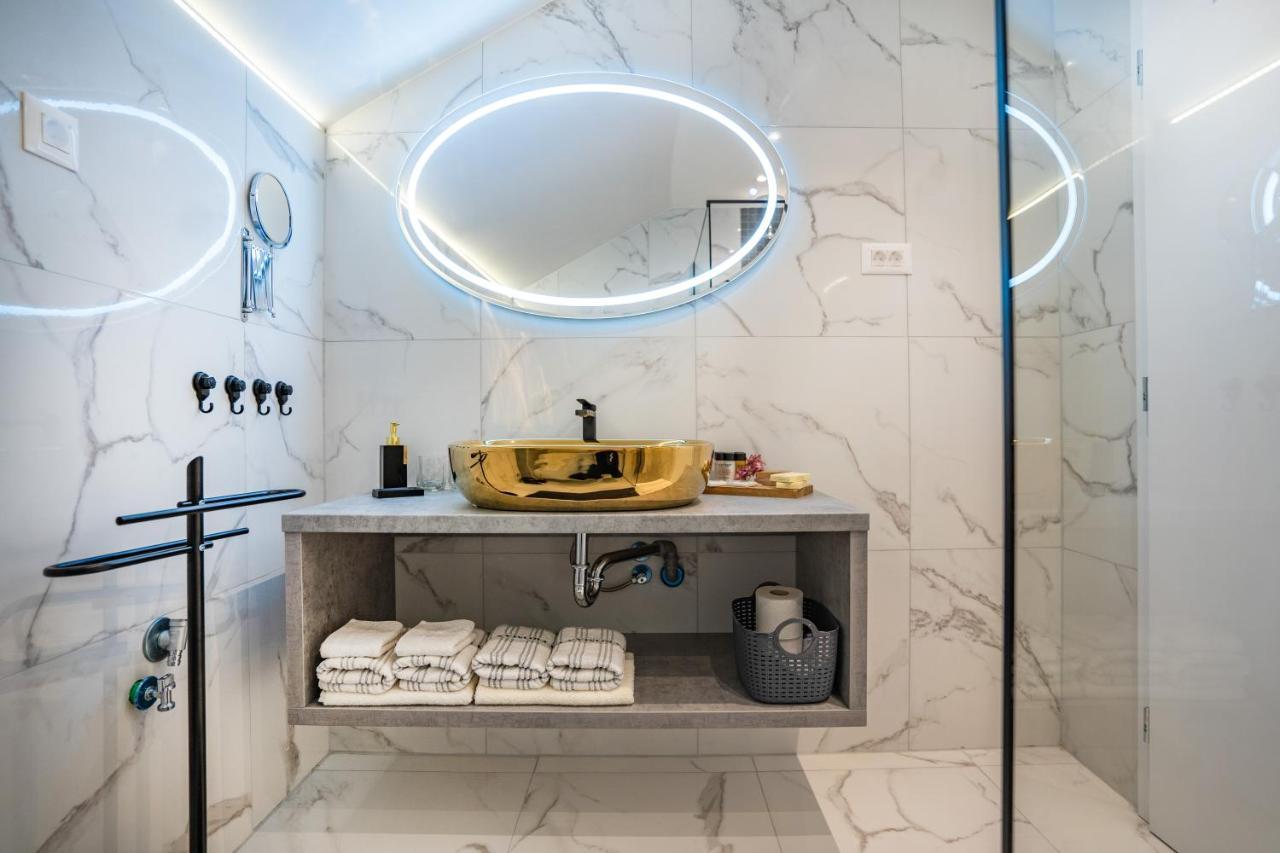 Deluxe Apartments Franjkovic Селиште-Дрежничко Экстерьер фото